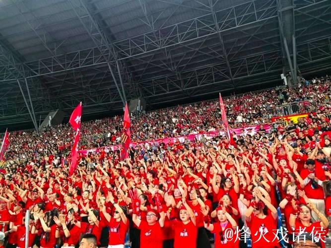 苏超:超20万球迷制造全城狂欢 一场南通全域的胜利 苏超:超20万球迷制造全城狂欢 一场南通全域的胜利